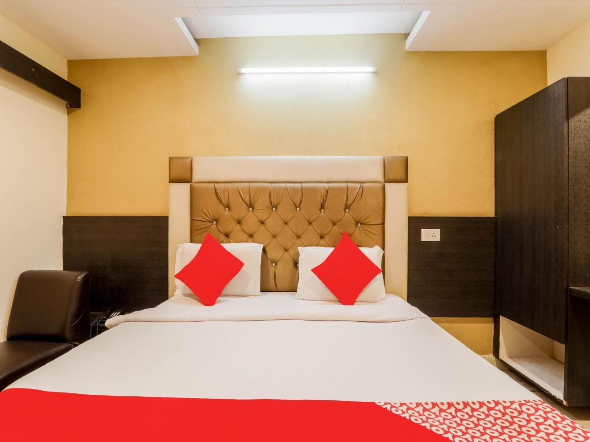 Oyo 79765 Hotel Samrat Lakhnaú Exteriér fotografie