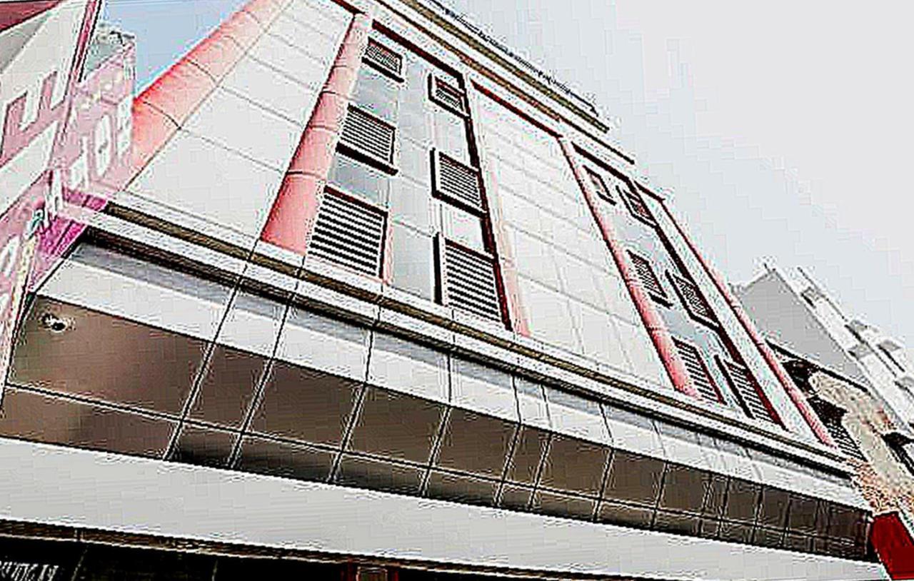 Oyo 79765 Hotel Samrat Lakhnaú Exteriér fotografie